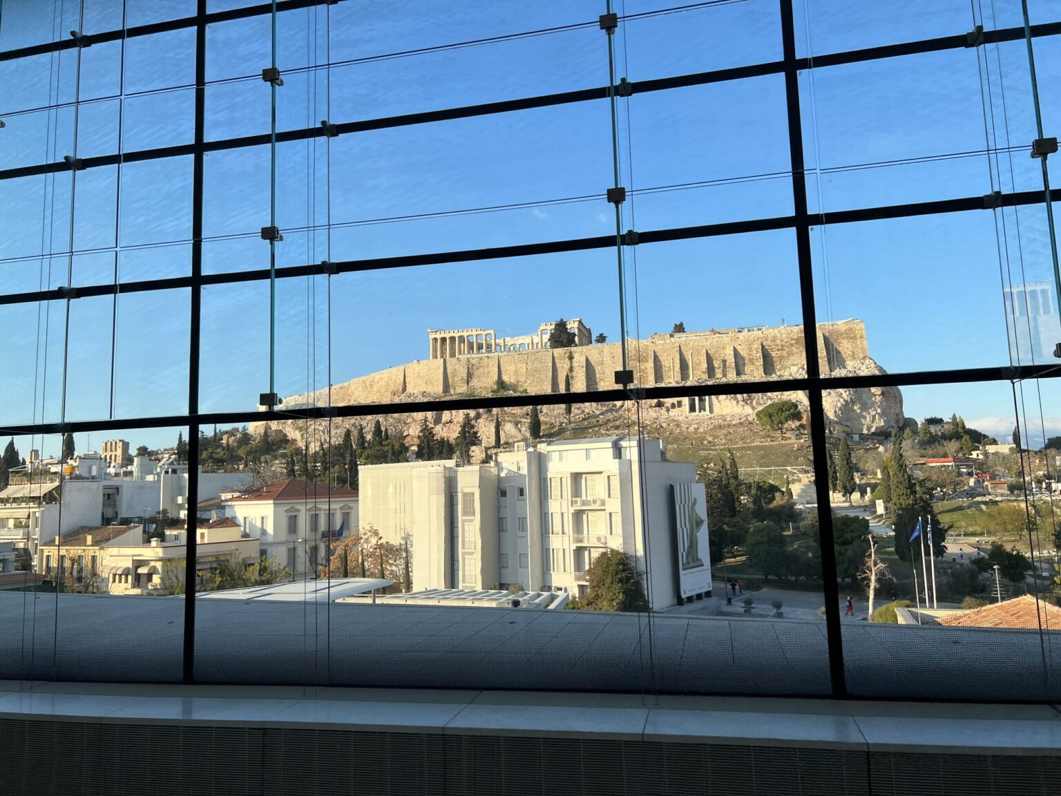 Il Museo dell'Acropoli con l'Acropoli sullo sfondo